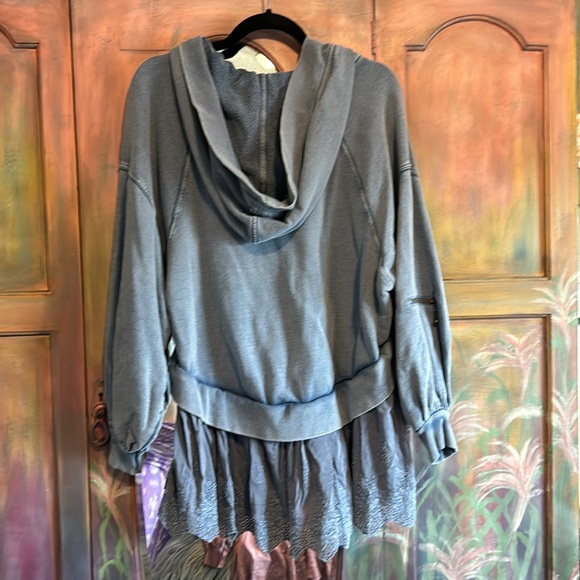 Free People - Picture 3 of 4